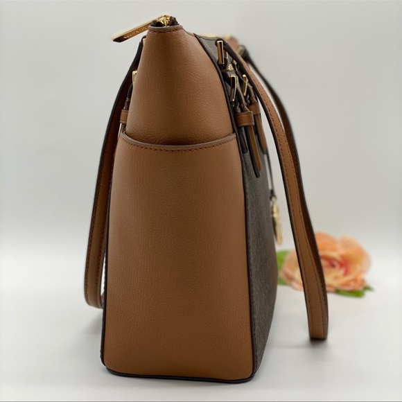 MICHAEL KORS CHARLOTTE LARGE TOP ZIP Brown - Picture 9 of 13